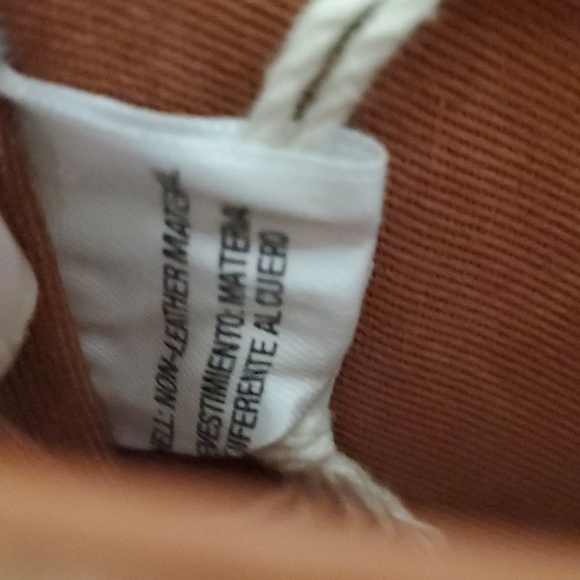 NWOT Universal Threads Wallet - Picture 9 of 10